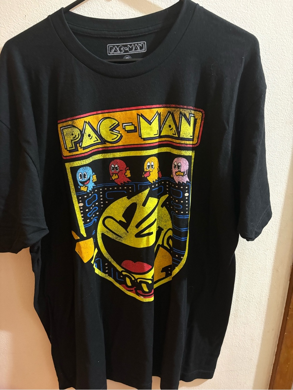 Men's size XL black pac man arcade tee shirt